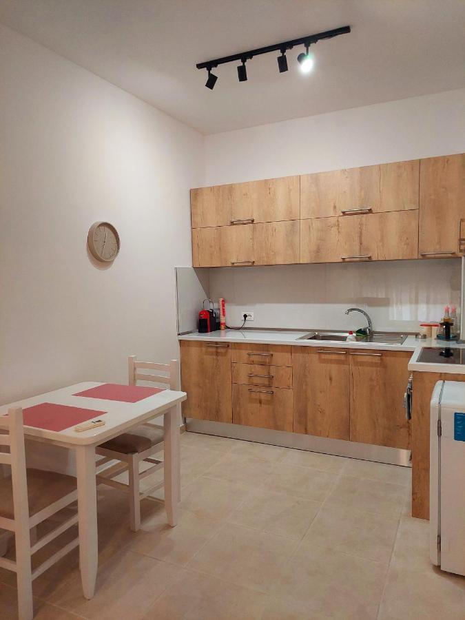 Gex Apartments Tirana Buitenkant foto