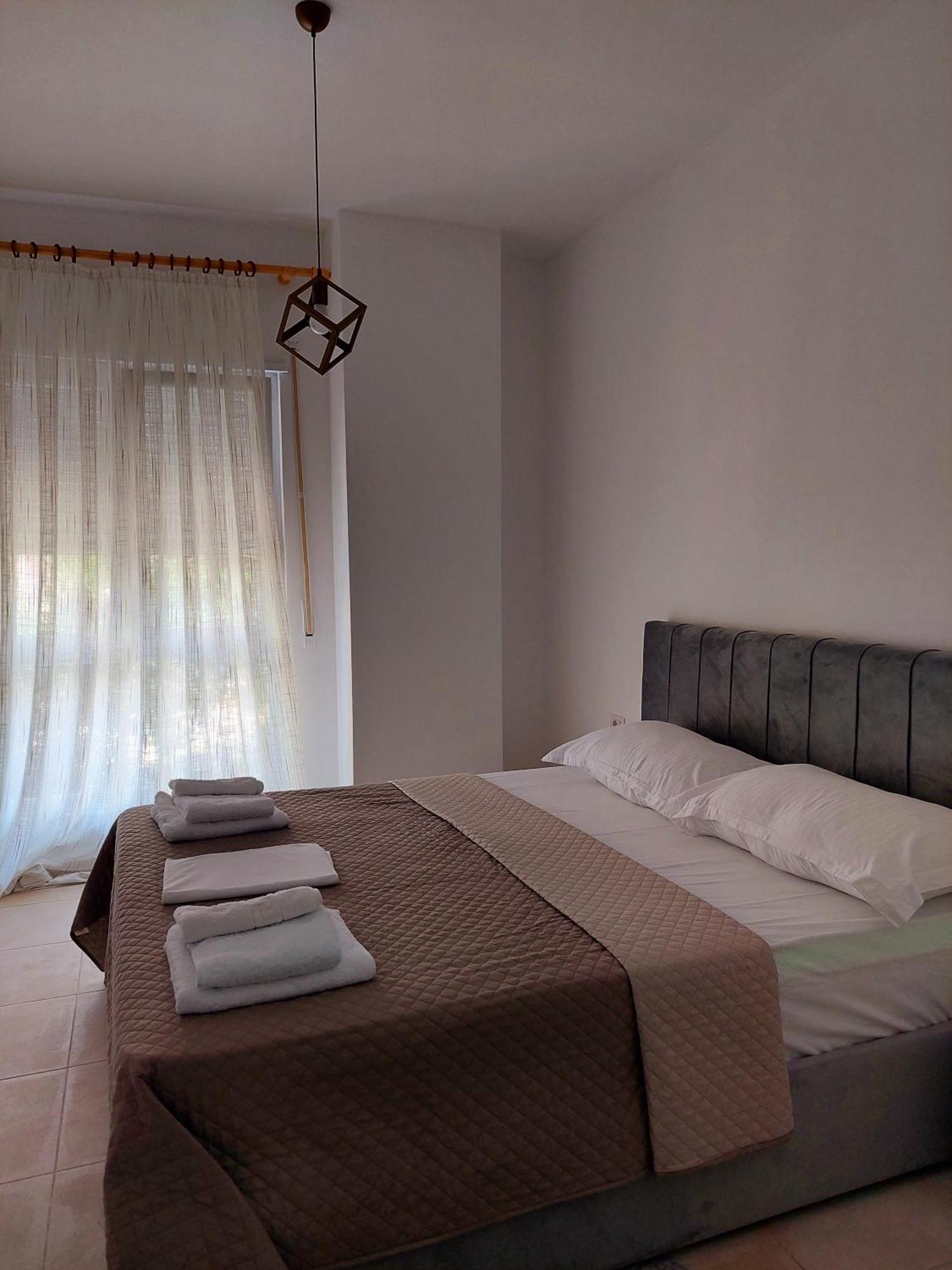 Gex Apartments Tirana Buitenkant foto